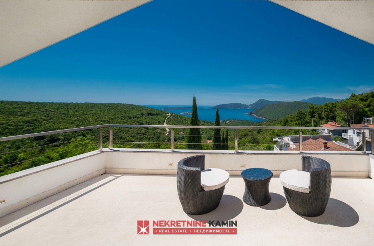Renovated Villa with Pool and Open Sea Views, Žanjice, Tivat